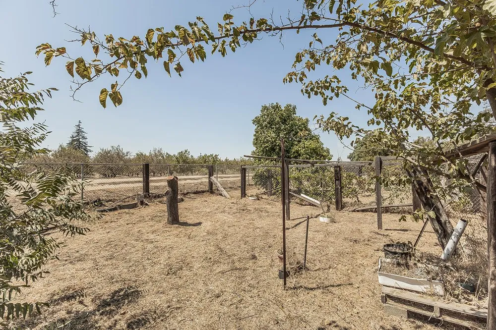 9016 E Dinuba Avenue Selma, CA 93662