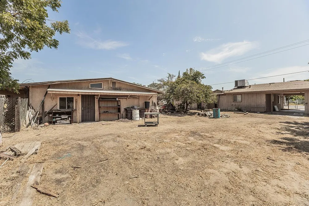 9016 E Dinuba Avenue Selma, CA 93662
