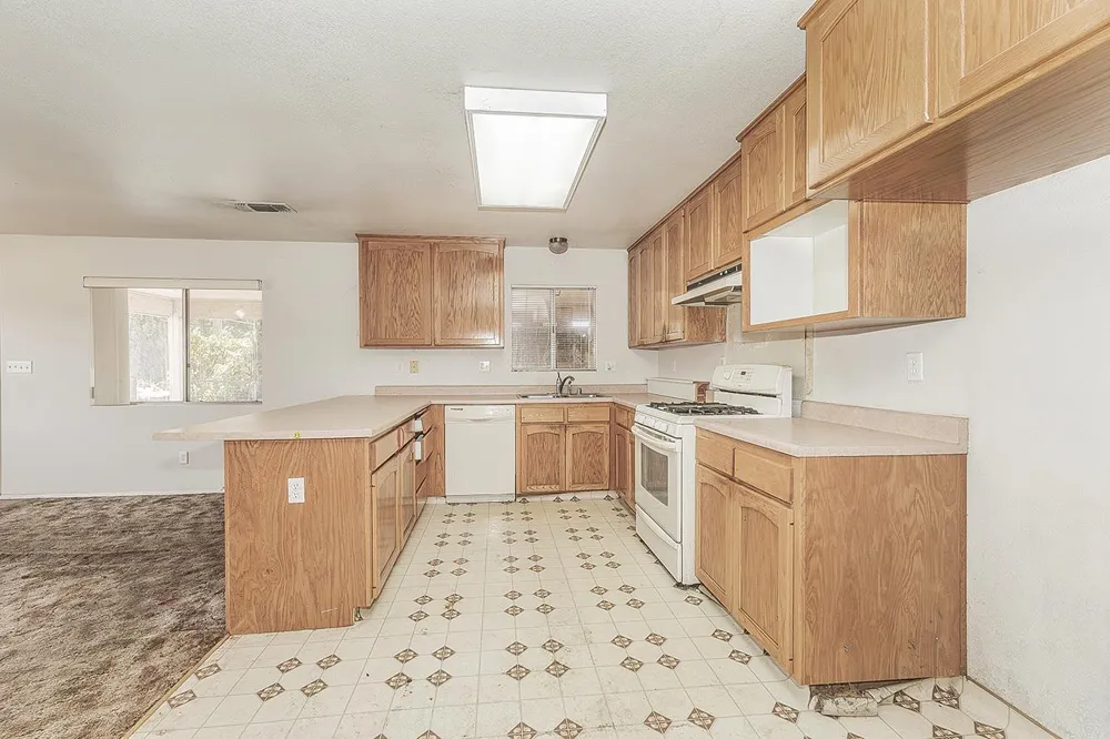 9016 E Dinuba Avenue Selma, CA 93662