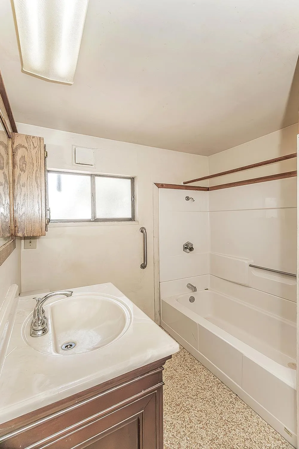 9016 E Dinuba Avenue Selma, CA 93662