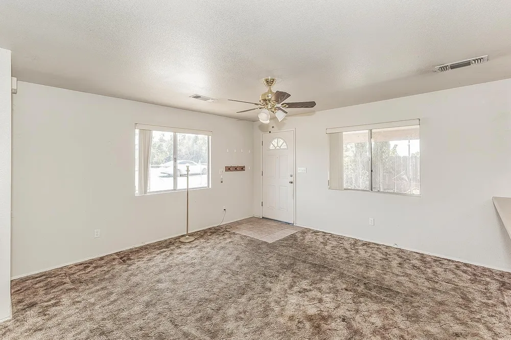 9016 E Dinuba Avenue Selma, CA 93662