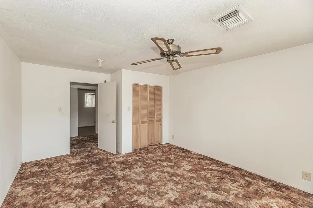 9016 E Dinuba Avenue Selma, CA 93662