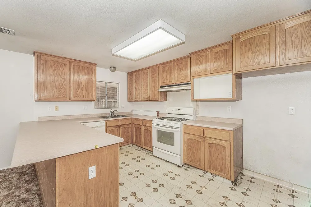 9016 E Dinuba Avenue Selma, CA 93662