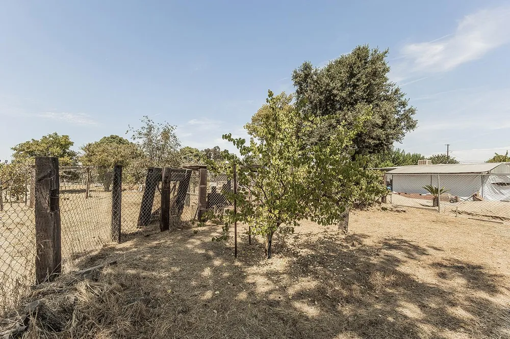 9016 E Dinuba Avenue Selma, CA 93662