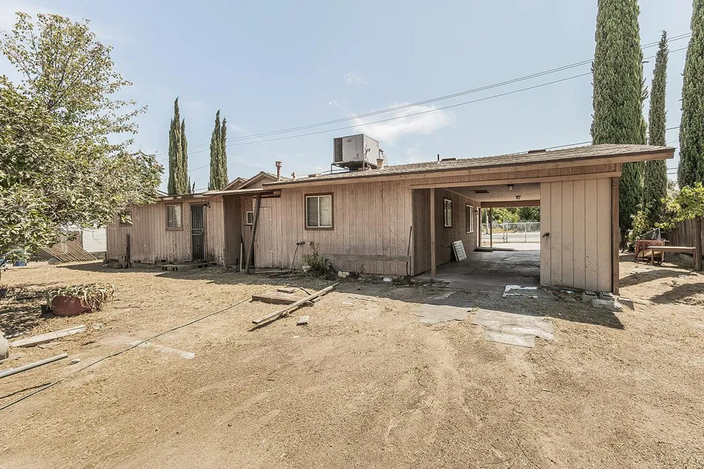 9016 E Dinuba Avenue Selma, CA 93662