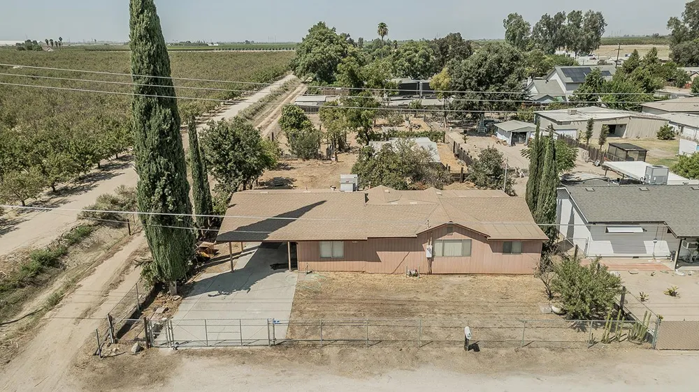9016 E Dinuba Avenue Selma, CA 93662
