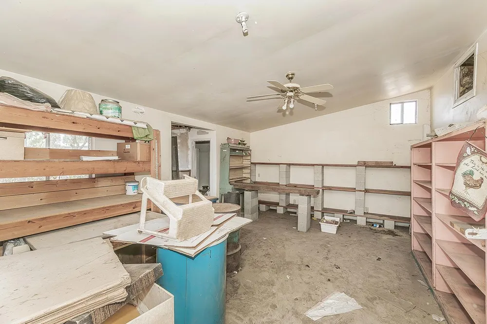 9016 E Dinuba Avenue Selma, CA 93662