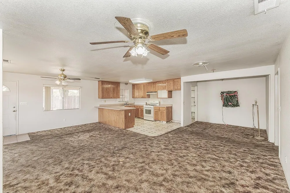 9016 E Dinuba Avenue Selma, CA 93662