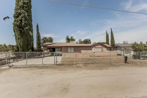 9016 E Dinuba Avenue