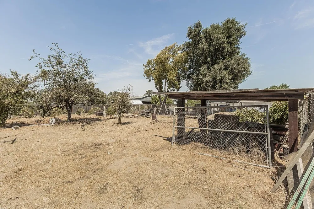 9016 E Dinuba Avenue Selma, CA 93662