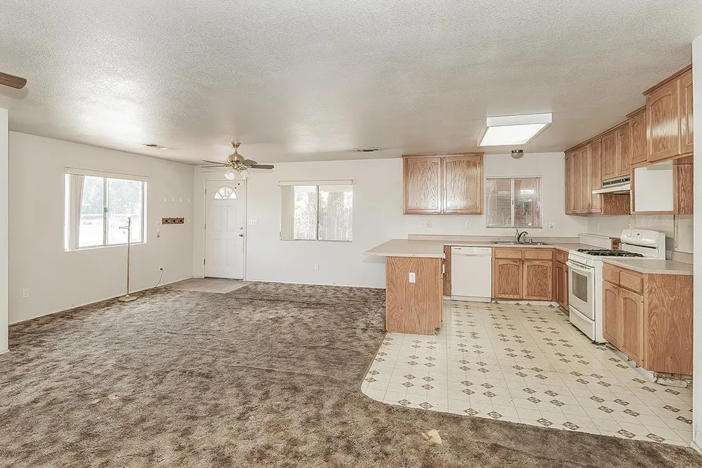9016 E Dinuba Avenue Selma, CA 93662