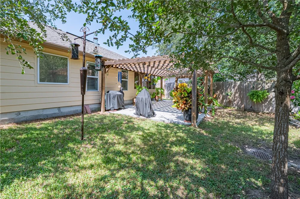 115 Georgian Oaks Rockport, TX 78382