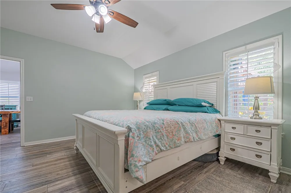 115 Georgian Oaks Rockport, TX 78382