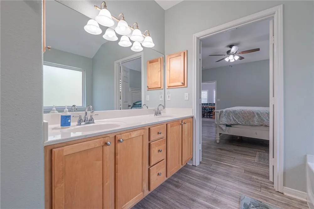 115 Georgian Oaks Rockport, TX 78382