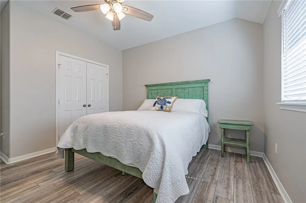 115 Georgian Oaks Rockport, TX 78382