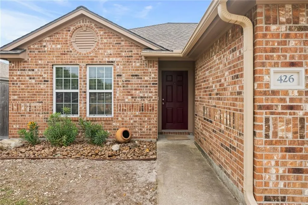 426 Oak Harbor Drive Aransas Pass, TX 78336