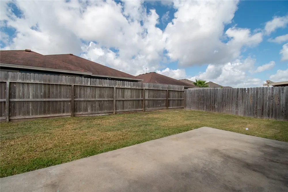 7225 Lake Serenity Drive Corpus Christi, TX 78414