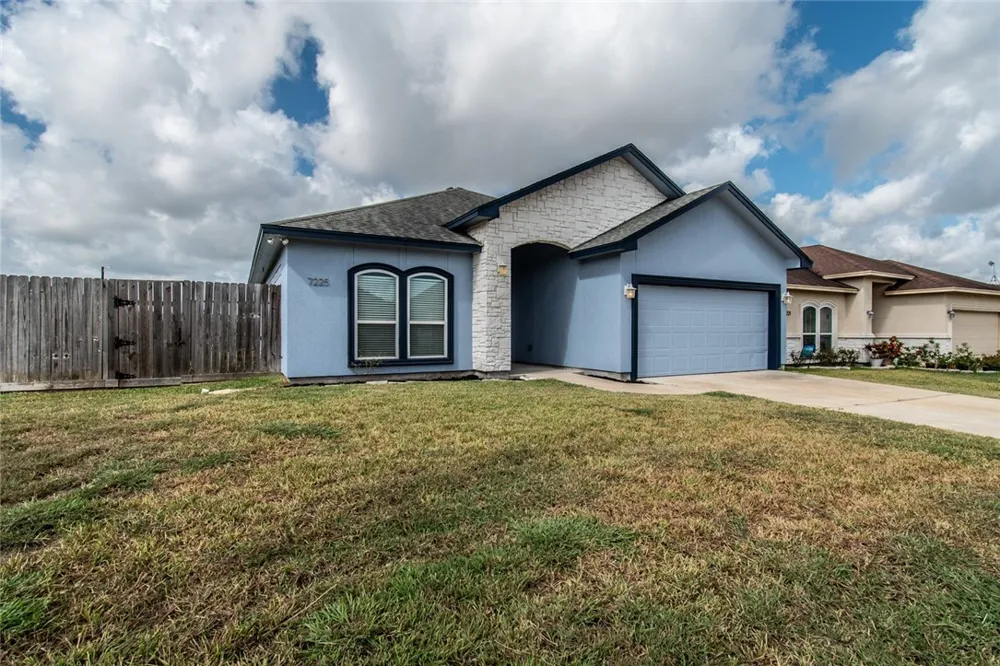 7225 Lake Serenity Drive Corpus Christi, TX 78414