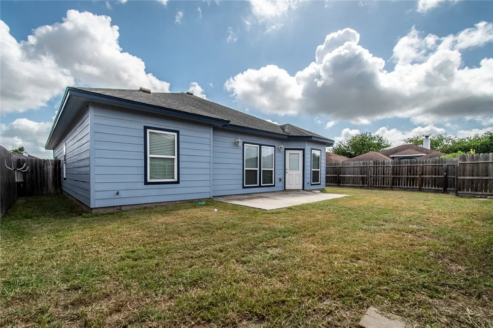 7225 Lake Serenity Drive Corpus Christi, TX 78414
