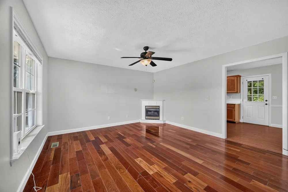 98 Chestnut Ridge Road Ringgold, GA 30736