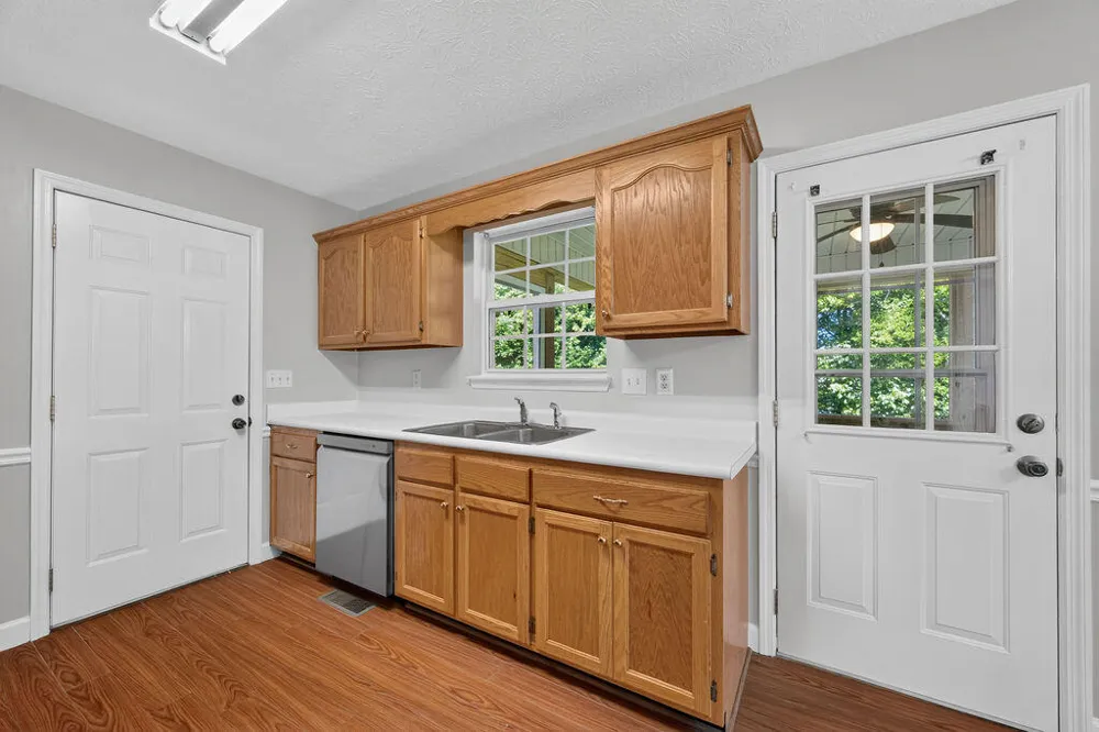 98 Chestnut Ridge Road Ringgold, GA 30736