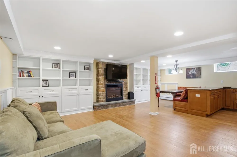 36 Oakland Avenue Franklin, NJ 08873