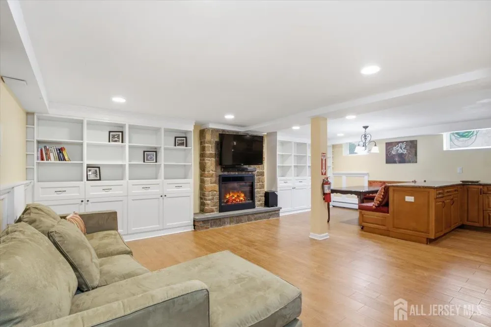 36 Oakland Avenue Franklin, NJ 08873