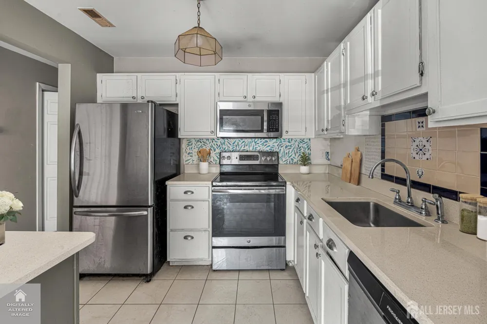 20 MULFORD STREET Roseland, NJ 07068