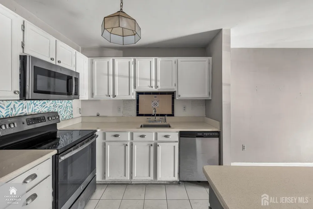 20 MULFORD STREET Roseland, NJ 07068