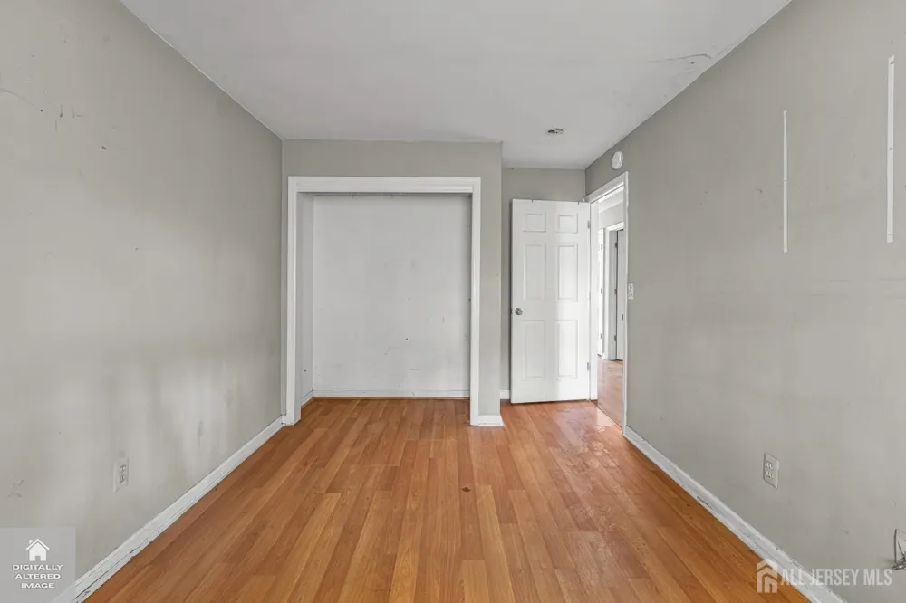 20 MULFORD STREET Roseland, NJ 07068