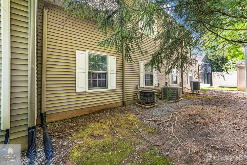 20 MULFORD STREET Roseland, NJ 07068