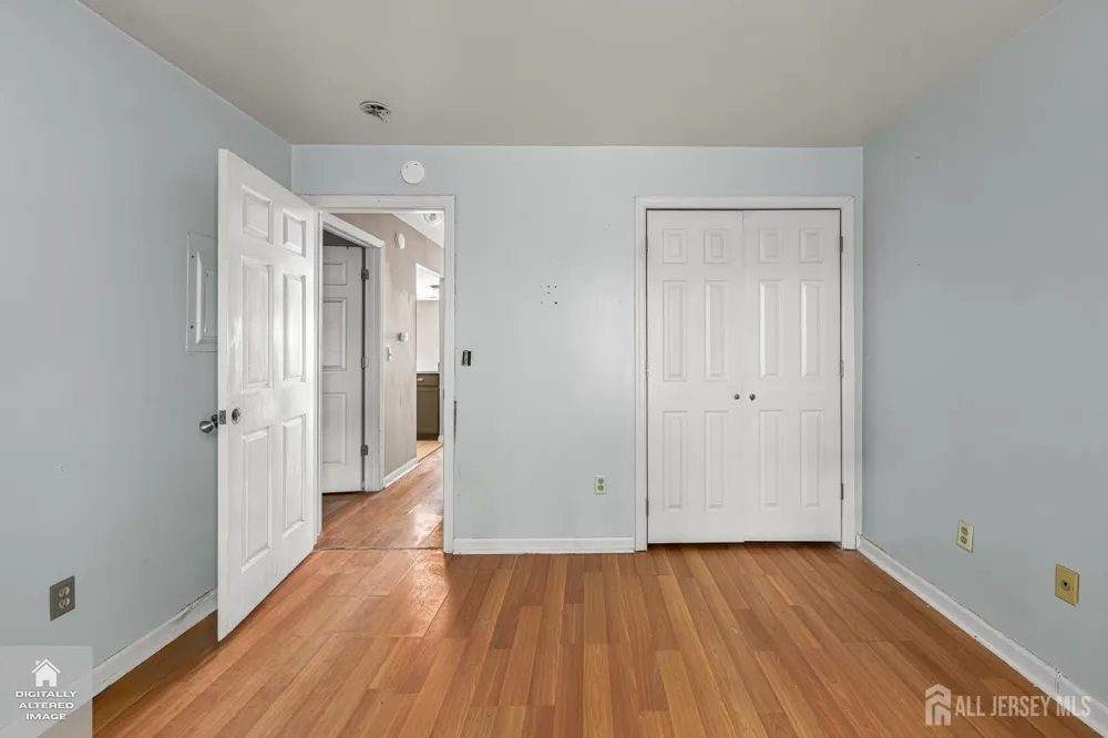 20 MULFORD STREET Roseland, NJ 07068