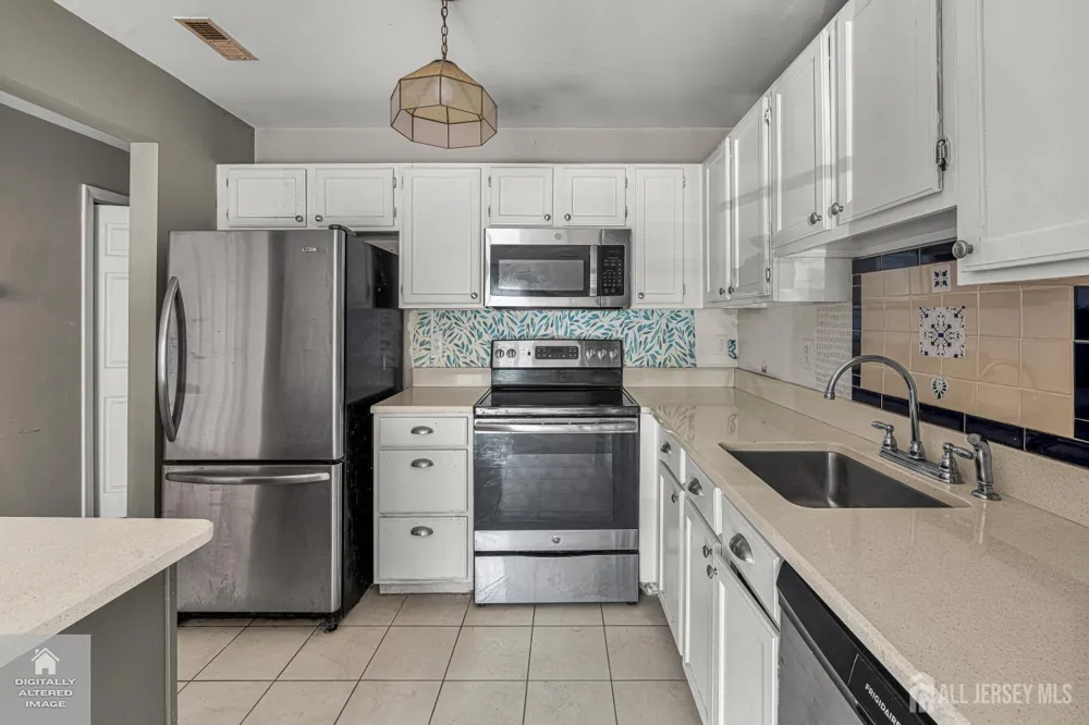 20 MULFORD STREET Roseland, NJ 07068