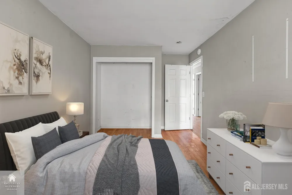 20 MULFORD STREET Roseland, NJ 07068