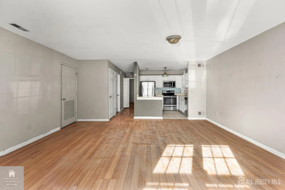 20 MULFORD STREET Roseland, NJ 07068