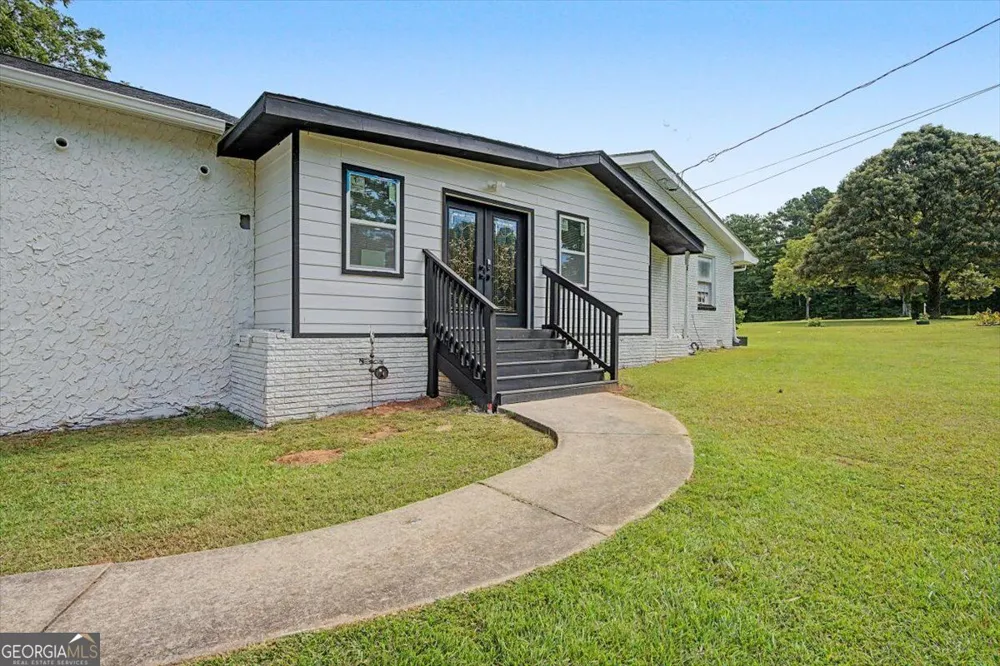 8736 Camp RD Winston, GA 30187
