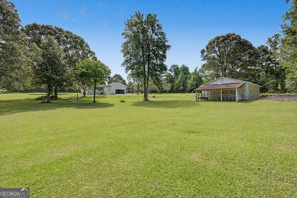 8736 Camp RD Winston, GA 30187