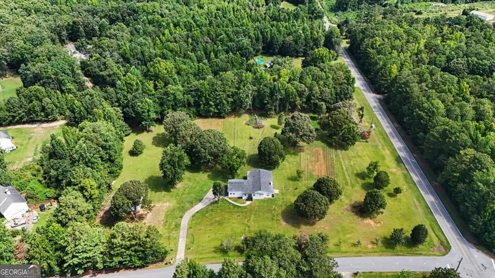 8736 Camp RD Winston, GA 30187