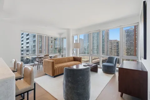 75 PARK LANE SOUTH