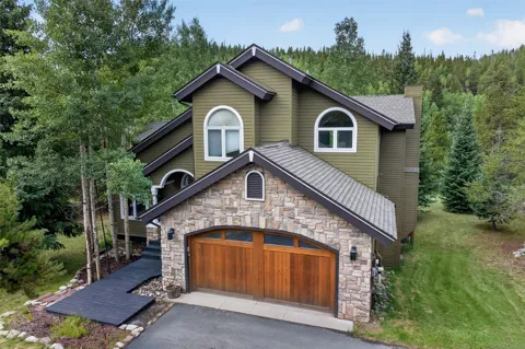 1210 Brooks Hill Drive