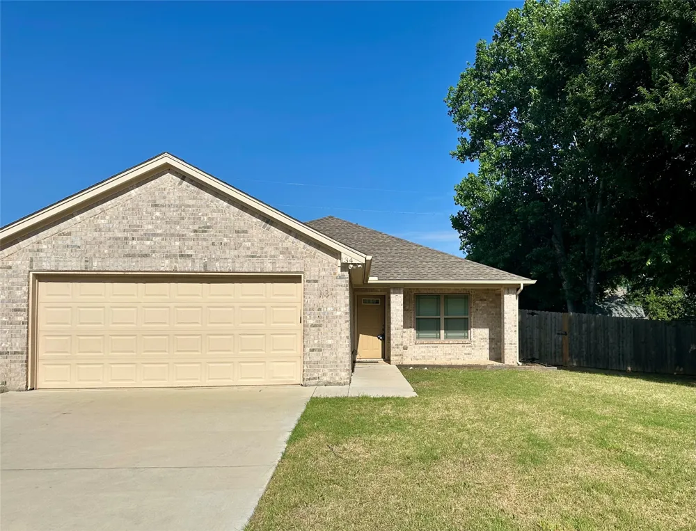 134 Dennis Drive Azle, TX 76020