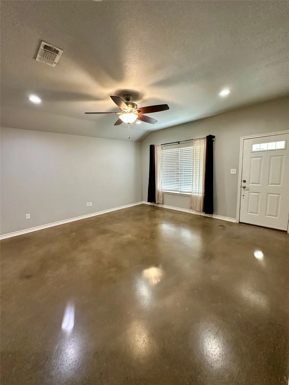 134 Dennis Drive Azle, TX 76020