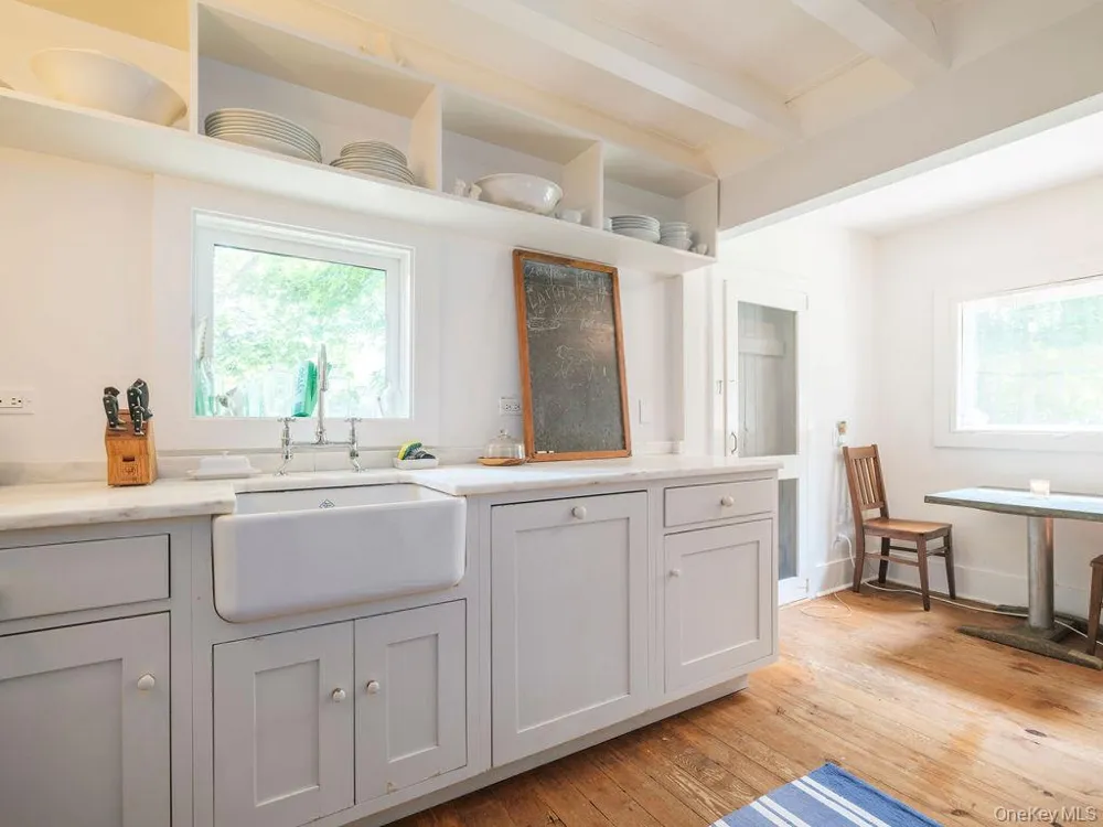 1320 Arshamomaque Avenue Southold, NY 11971