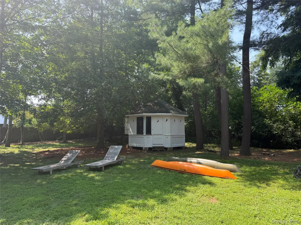 1320 Arshamomaque Avenue Southold, NY 11971