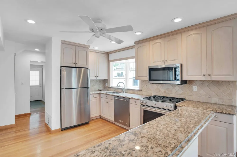 7 Tomkins Court Commack, NY 11725