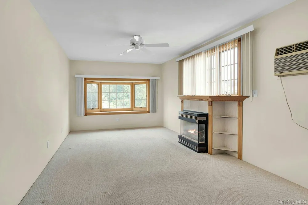 7 Tomkins Court Commack, NY 11725