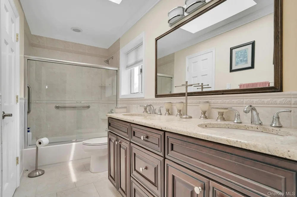 7 Tomkins Court Commack, NY 11725