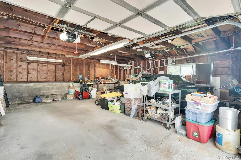 7 Tomkins Court Commack, NY 11725