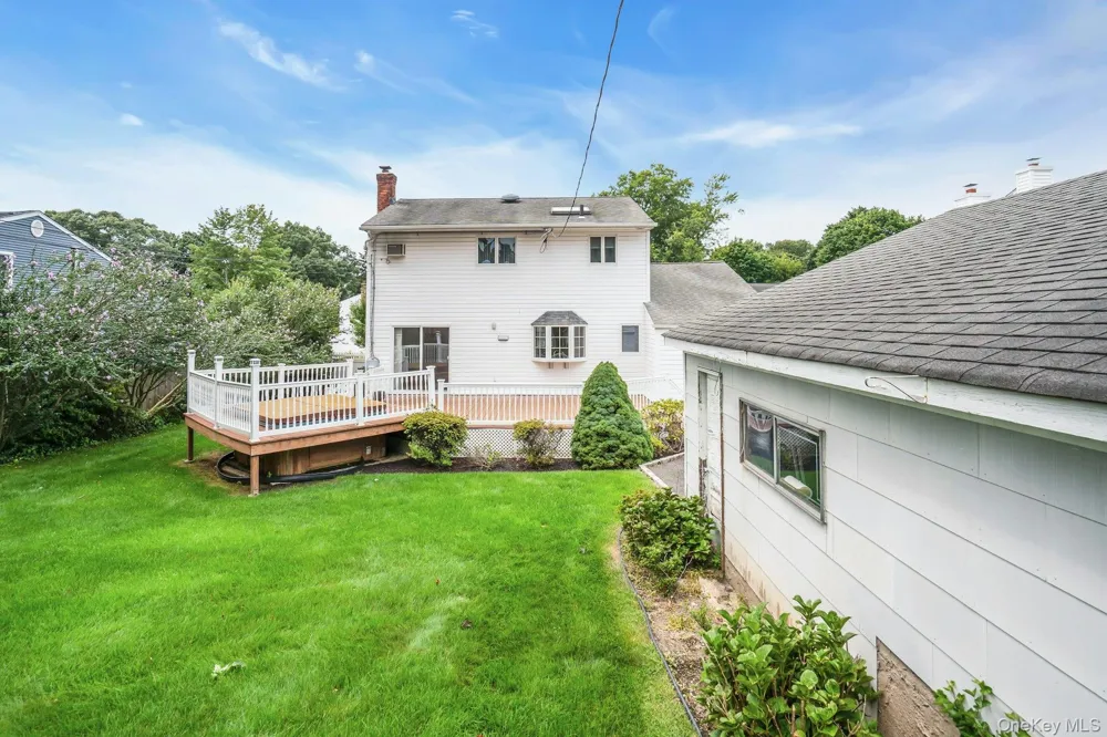7 Tomkins Court Commack, NY 11725