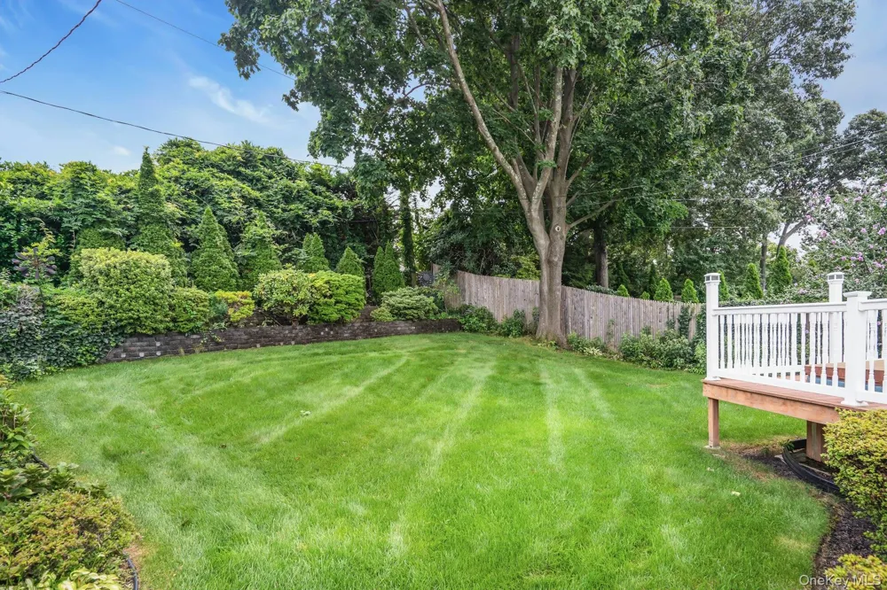 7 Tomkins Court Commack, NY 11725